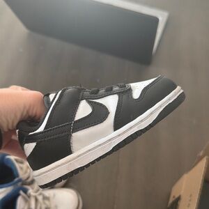 Nike Toddler Black and White Sneakers